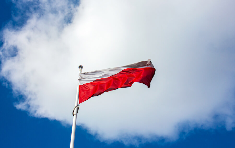 Flaga Polski na tle nieba Flaga Polski na tle nieba