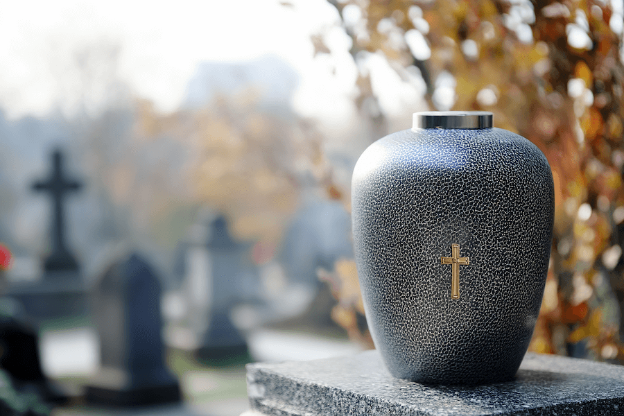 Urna na cmentarzu Urna na cmentarzu